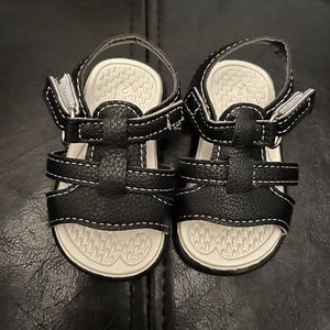 New in box Size 2 baby sandals